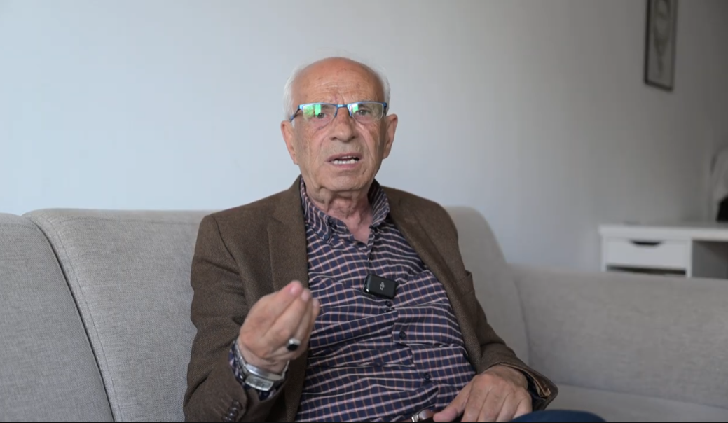 Një maqedonas me nivel A2 të shqipes refuzon librin e klasës së tetë të profesorit Avzi Mustafa për 48 orë